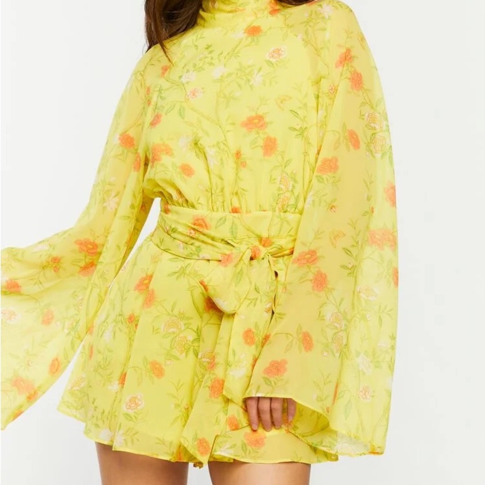 Forever 21 Floral Chiffon Bell-Sleeve Romper size large